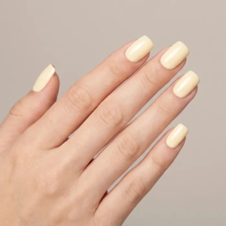 Pure Vegan Creamy Hybrid 259 Primrose esmalte amarillo limón en manicura
